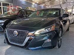 نيسان ألتيما